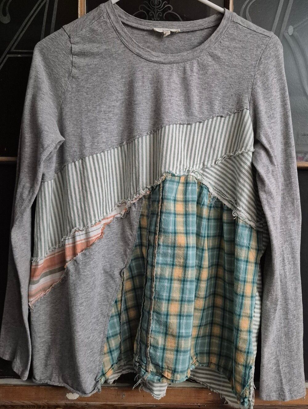Easel Los Angeles Colorblock Patchwork Long-Sleeve Top